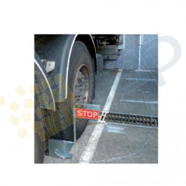 Cuneo blocca-ruota con cartello STOP  